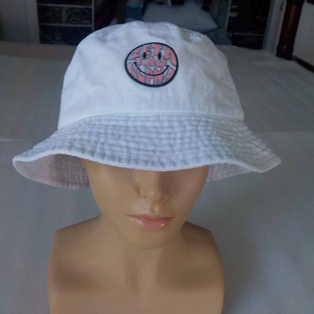 NEW Sportsman White Bucket Hat